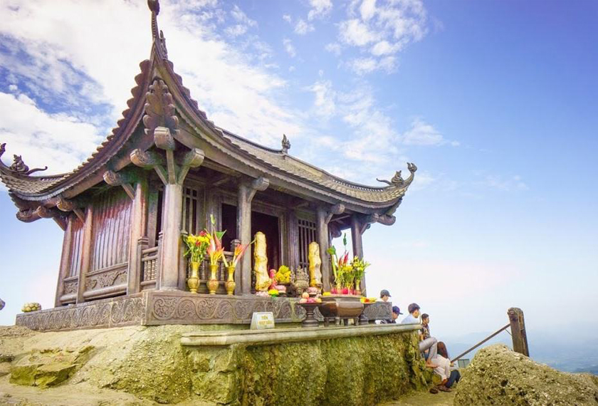 VỀ MIỀN NON THIÊNG