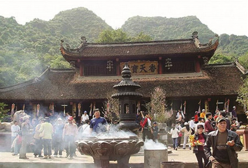 Vietnam Discovery Tour By Train – 15 Days